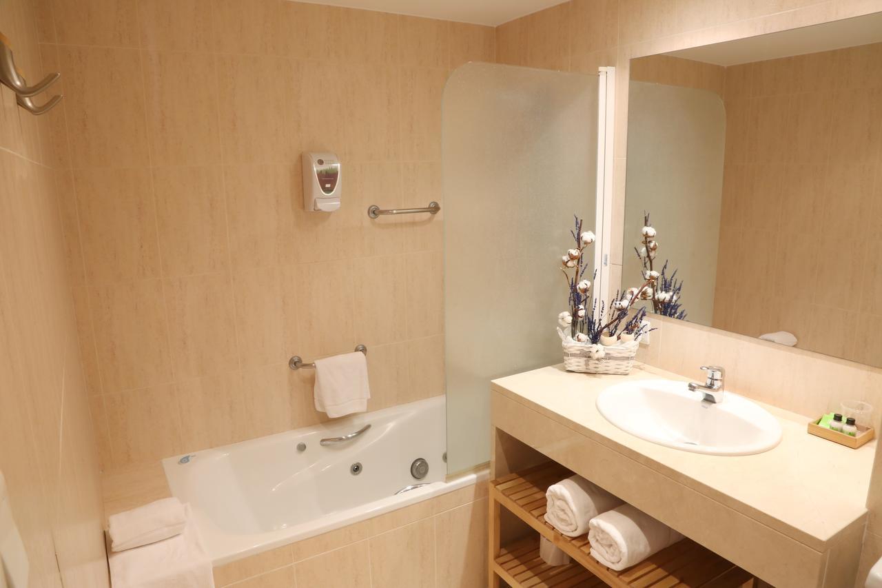 Hostal Torras Sant Hilari Sacalm Dış mekan fotoğraf