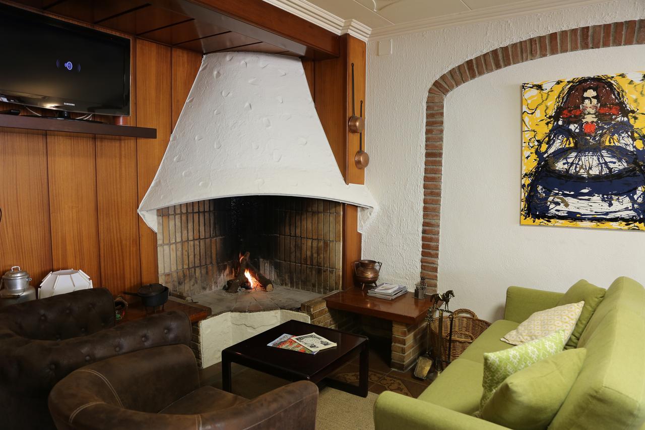 Hostal Torras Sant Hilari Sacalm Dış mekan fotoğraf