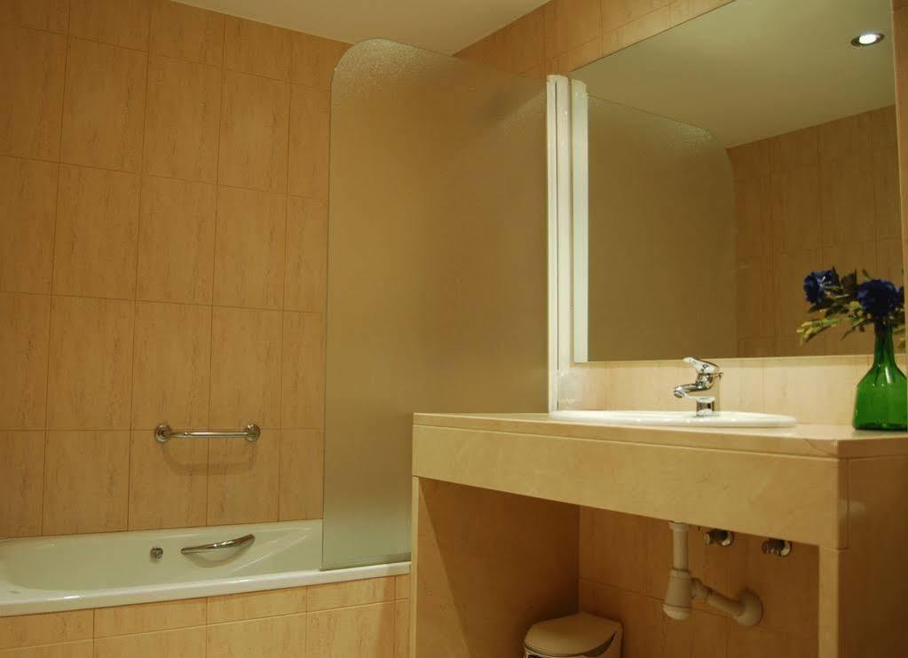 Hostal Torras Sant Hilari Sacalm Dış mekan fotoğraf