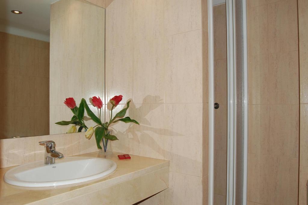 Hostal Torras Sant Hilari Sacalm Oda fotoğraf